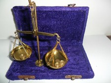 Bilancia portatile in ottone