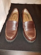 LN/EUC W's US9.5M EASTLAND BRN LEA RUGGED SOLE 2" STURDY HEEL LOAFER PUMPS SHOES