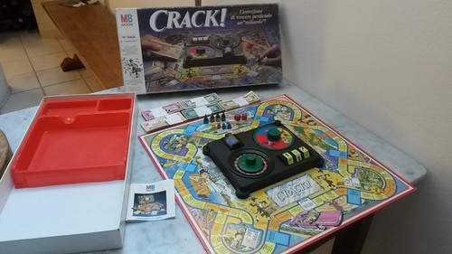 Crack gioco societa - societa', tavola