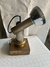 Lampada da tavolo vintage di design in stile "industrial" con base in ottone