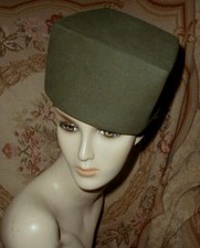 CAPPELLO QUADRATO Yves Saint