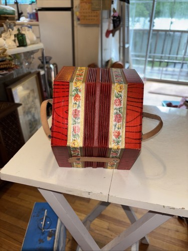 Concertina rossa vintage made