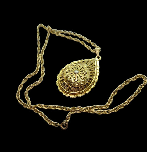 Collana con ciondolo vintage
