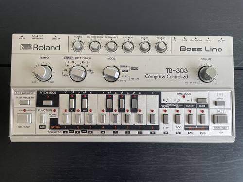 Roland 303 con vca gate - vca,