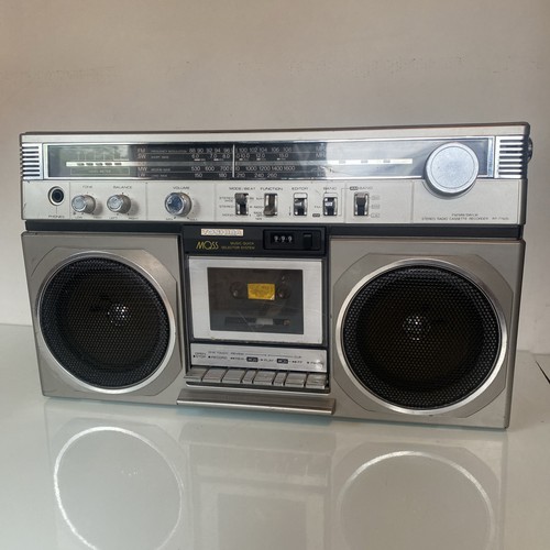 Ghetto blaster toshiba - blaster,