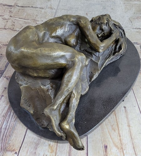 Elegante statua bronzo e - elegante,