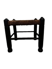 Piccolo sgabello antico in