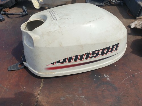 Capot moteur 5cv johnson - moteur,