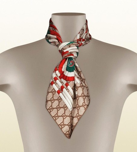 Gucci sciarpa logo web - logo,