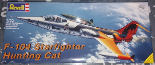 F-104 starfighter hunting cat