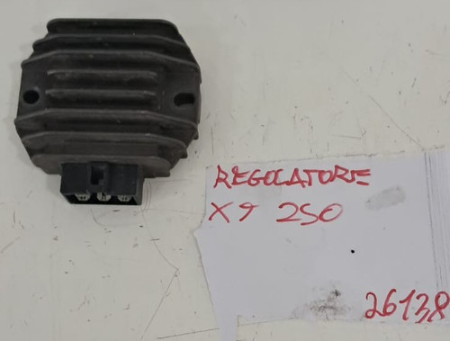 Regolatore tensione piaggio - di,