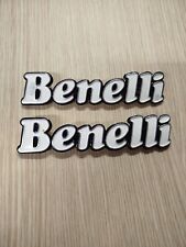 Fregio Stemma Scritta Benelli COPPIA serbatoio Originale Badge Logo NUOVO NOS