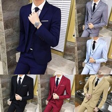 Elegante abito da sposa sposo