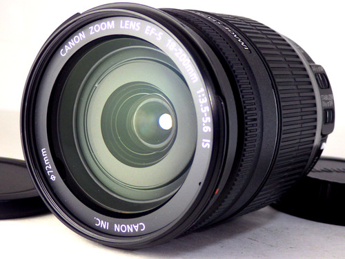 Canon 200mm 3 - 18-200mm, f/3.5-5.6
