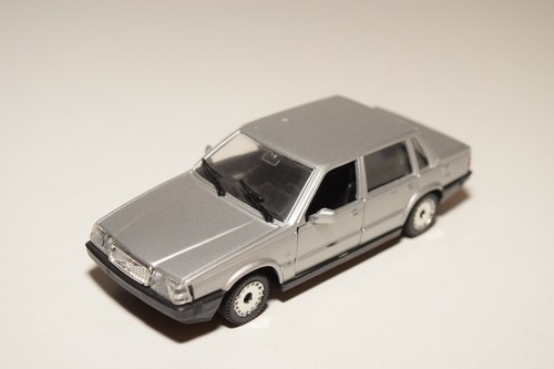 Polistil volvo 760 - 1:40,