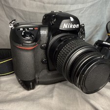 Nikon D2X 12,4 megapixel fotocamera reflex digitale DSLR con obiettivo 18-55 mm ** 11711 scatti**