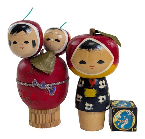 Coppia bambole kokeshi - di,