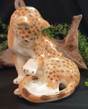 Statuina leopardo porcellana