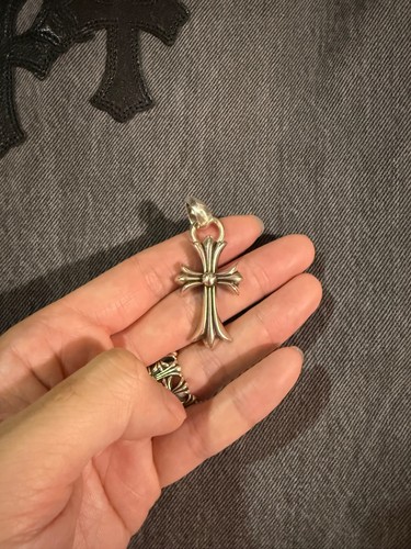 Ciondolo croce piccola cuori