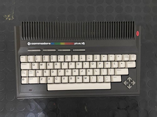 Commodore plus mai - commodore,