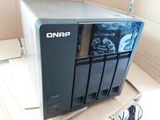 QNAP TS-419P II NAS Tower Ethernet LAN Nero 4 X CADDY, SENZA ALIMENTATORE o HDD