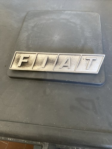 Scritta stemma fiat - scritta, iveco