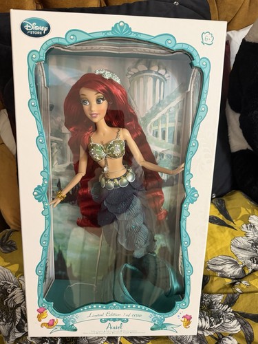 Disney store the little - store,