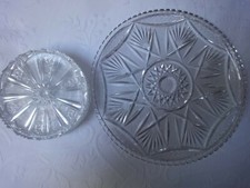 Set Piatto Torta e 6 Piattini in Vetro Pesante Decorato Risale agli anni '50