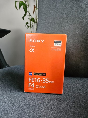 Sony 35mm f4 za - 16-35mm, oss