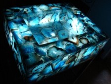 Lavello in pietra di agata blu