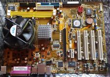 Componenti PC fisso desktop, processore, casse, tastiere mouse, lettore floppy