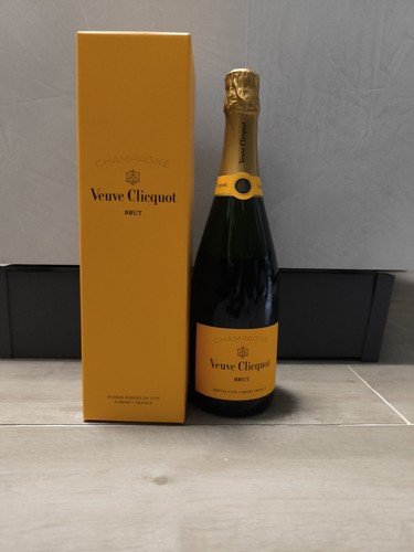 Veuve clicquot champagne brut - veuve,