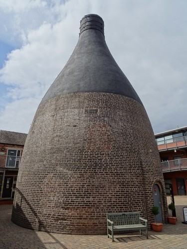 Photo 6x4 bottle kiln - bottle,