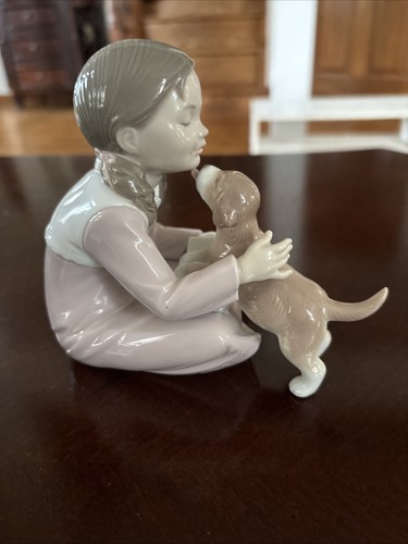 Rara statuina porcellana
