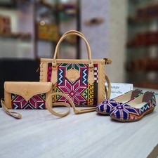 Set in pelle artigianale per