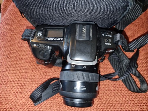 Minolta dynax 300si - minolta,