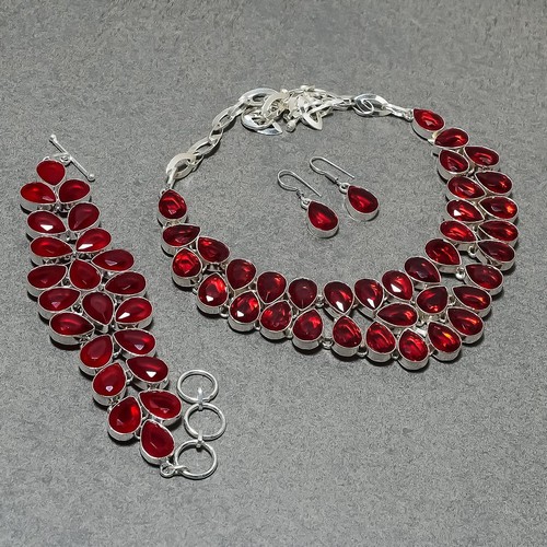 Set gioielli orecchini collana