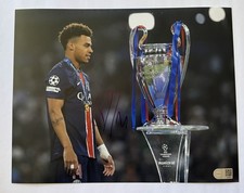 Desire Doue autografo