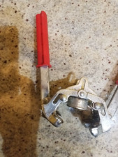 TAPPATRICE A LEVA PER TAPPI A CORONA TAPPABOTTIGLIE brevettata italia