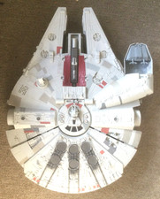 MILLENNIUM FALCON / HASBRO /
