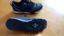 Scarpe con attacchi universali - scarpe,