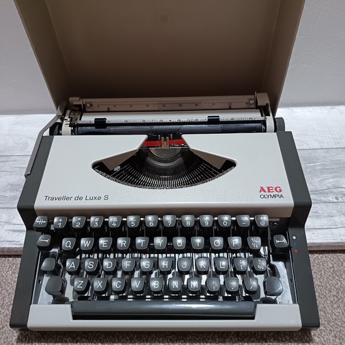 Vintage aeg olympia - vintage, traveller