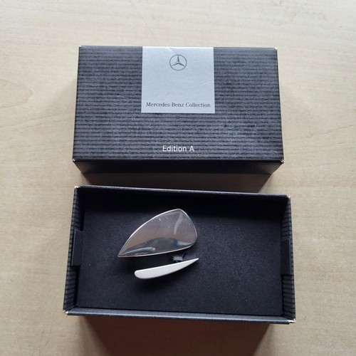 Mercedes benz brooch logo - benz,