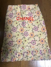 Gonna Chanel floreale logo CC