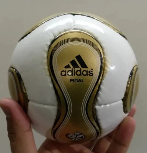 Adidas teamgeist berlin fifa - adidas,