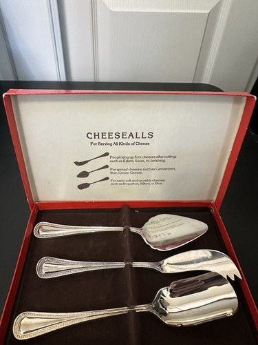 Cheese servers vintage piece - vintage,