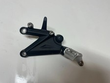 PEDANA ANTERIORE SINISTRA TRIUMPH STREET TRIPLE 675 2007 20012 LEFT PEG T2080914