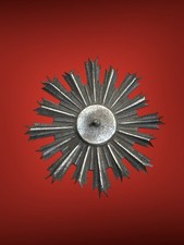 Raggiera Santo statue