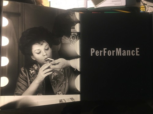Performance richard avedon - by,