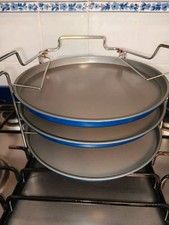 Set three pizza pans with - set,